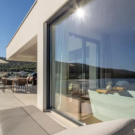 Luxury Sea View Penthouse 